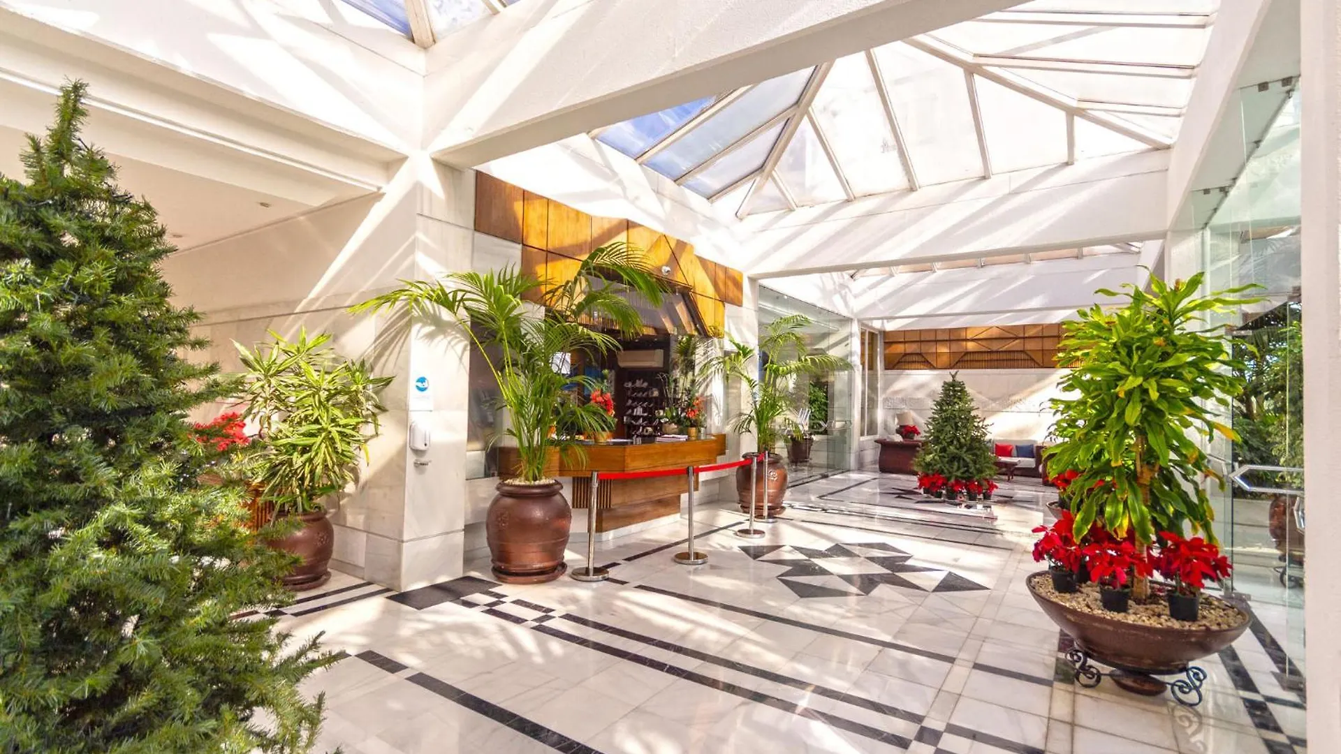 Luxury 5* 3 Beds Apartment In Playas Del Duque, Puerto Banus Marbella Spain
