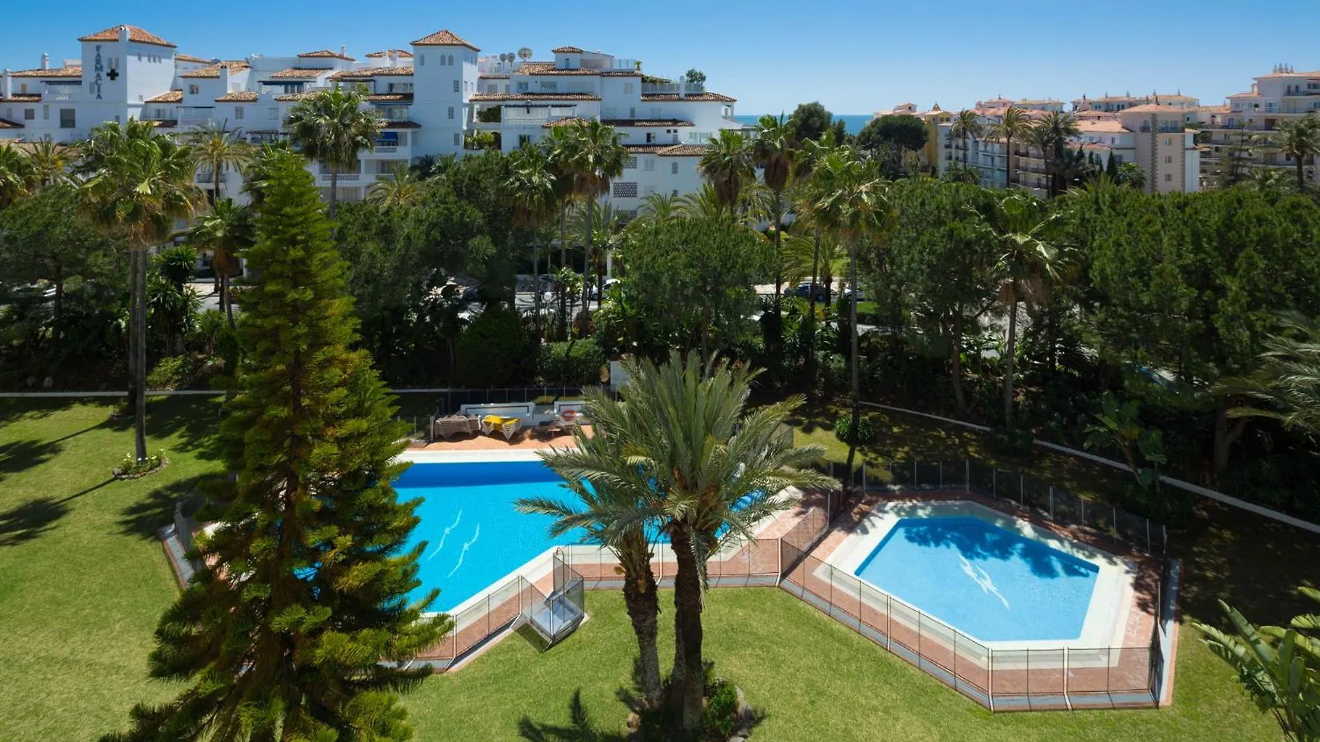 Luxury 5* 3 Beds Apartment In Playas Del Duque, Puerto Banus Marbella